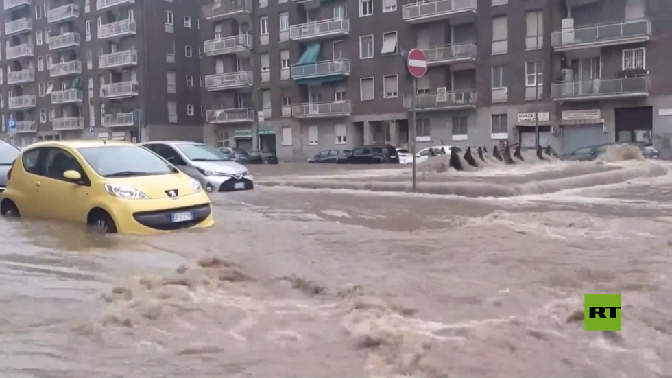 شاهد بالفيديو.. الأمطار تحوّل شوارع ميلانو الإيطالية إلى أنهار