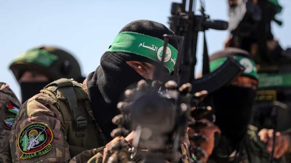 قيادي في حماس يتحدث عن جيش ضخم للحركة في غزة وخارجها ويكشف عن رقم مفاجىء