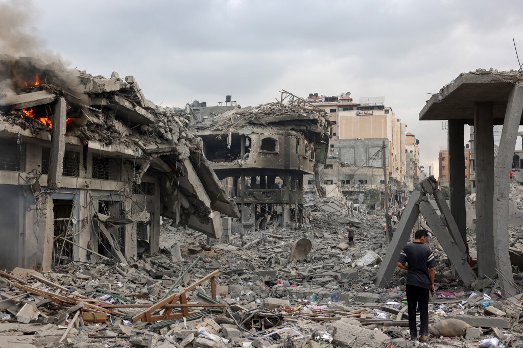 الخارجية الفلسطينية تدين قطع ومنع وصول الاحتياجات الأساسية إلى غزة