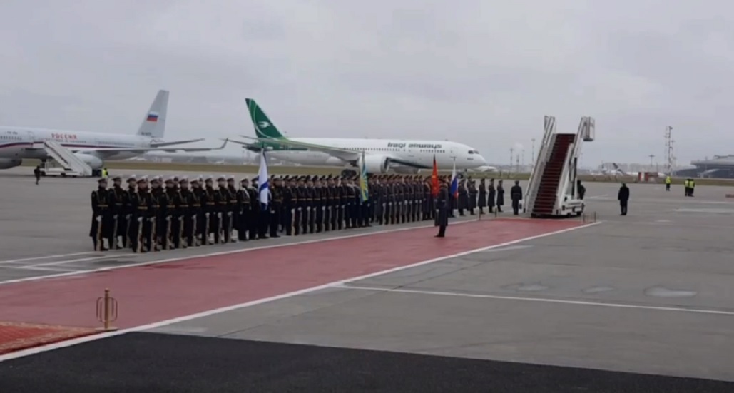 رئيس الوزراء العراقي يصل إلى روسيا (فيديو)
