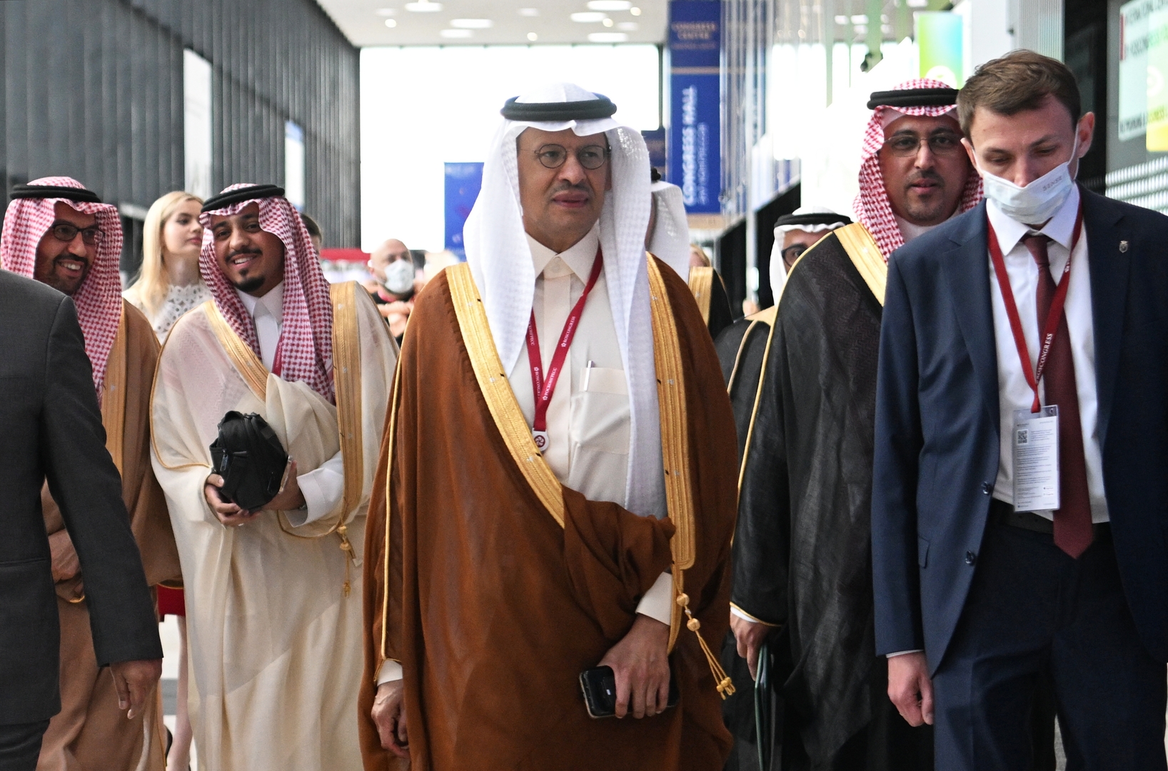 الأمير عبد العزيز بن سلمان: سنواصل خفض إنتاج النفط الطوعي لدعم السوق