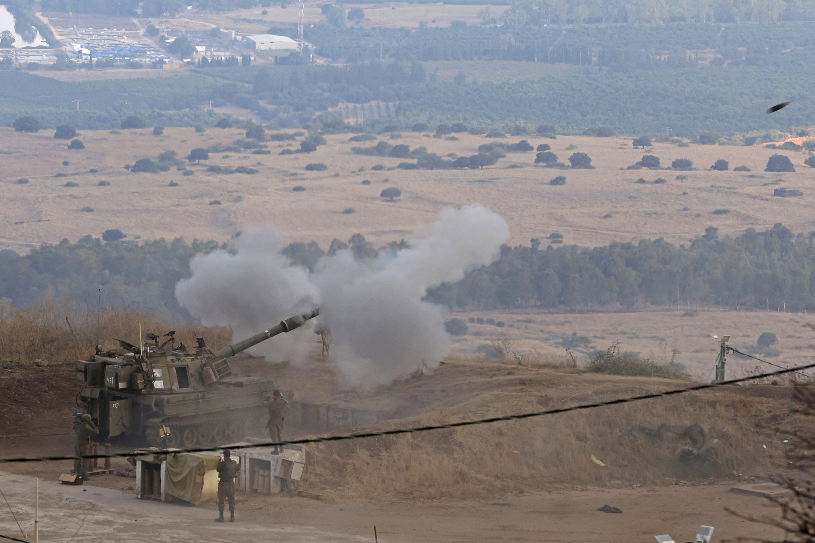 إذاعة الجيش الإسرائيلي: الجيش يستهدف بالمدفعية مصدر إطلاق الصاروخ في الأراضي السورية