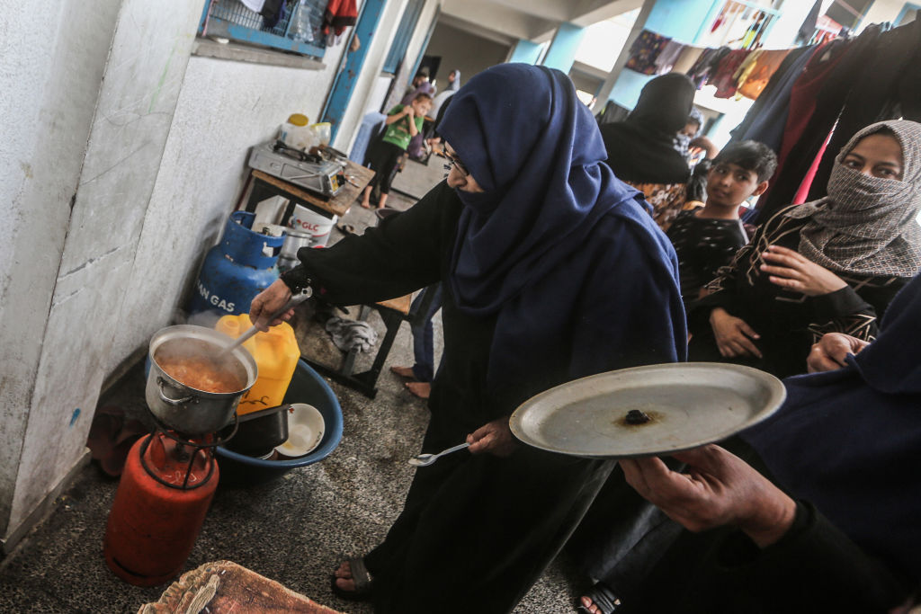مع استمرار نقص الغذاء والماء في غزة .. كم من الوقت يمكن للإنسان البقاء دون طعام؟