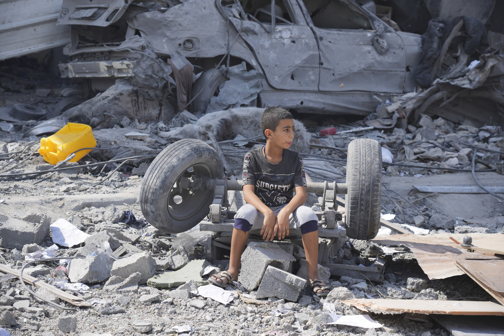 أوستين يؤكد على أهمية حماية المدنيين في غزة