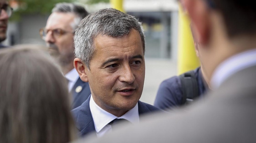 وزير الداخلية الفرنسي يطالب بفتح تحقيق جنائي بحق نائبة على خلفية تصريحاتها بشأن 