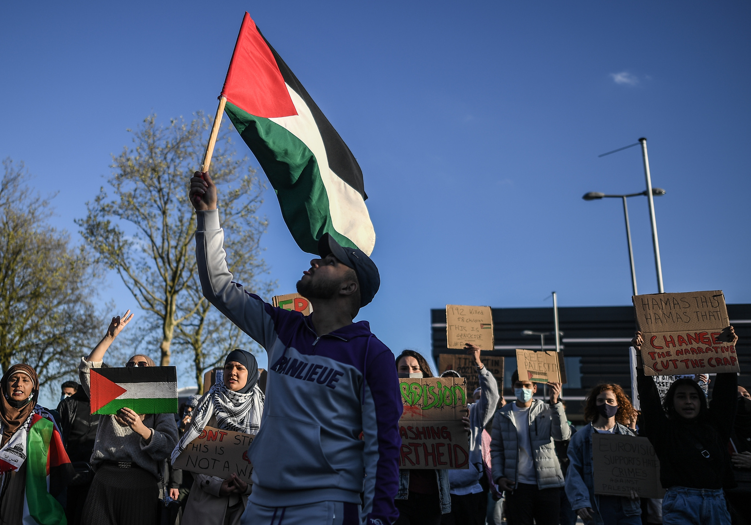 مظاهرات حاشدة في عدة دول عربية تنديدا بارتكاب إسرائيل مجزرة المستشفى المعمداني في غزة (فيديو)
