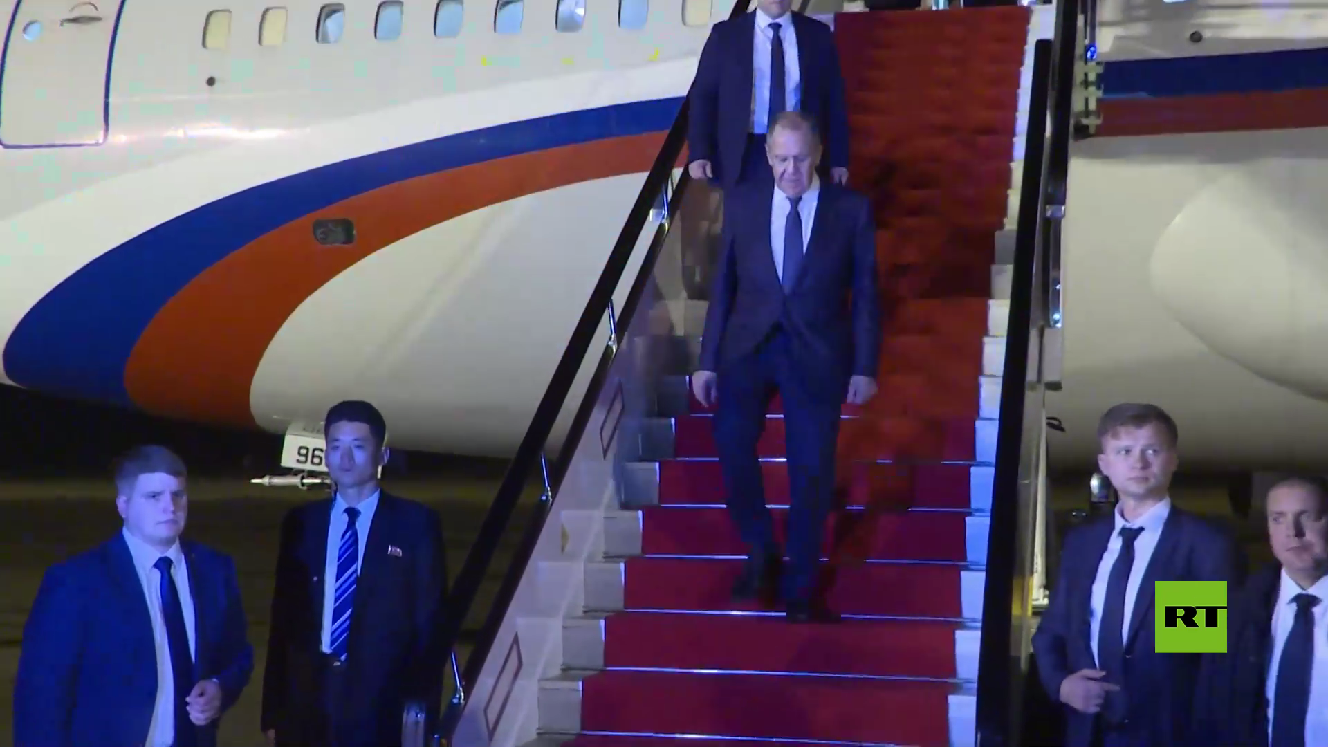 شاهد.. استقبال حافل لوزير الخارجية الروسي سيرغي لافروف في كوريا الشمالية
