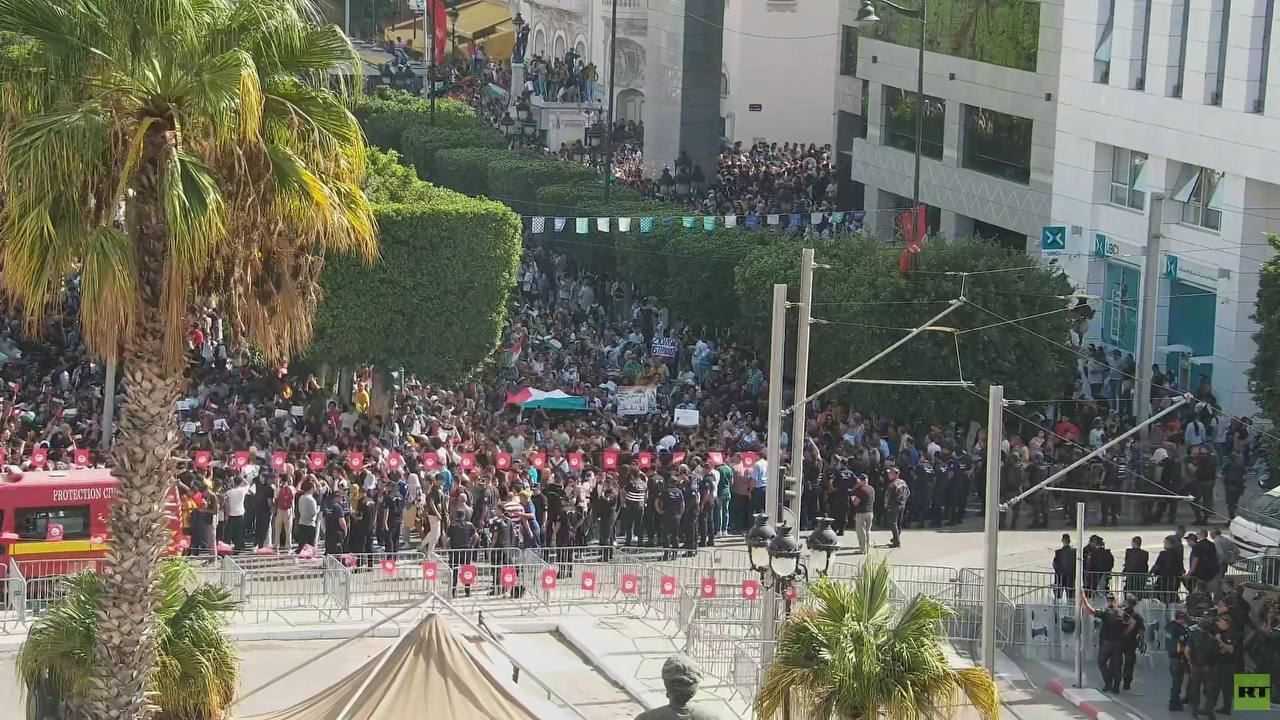 مظاهرات حاشدة في تونس احتجاجا على القصف الإسرائيلي الهمجي المستمر لقطاع غزة (فيديوهات)