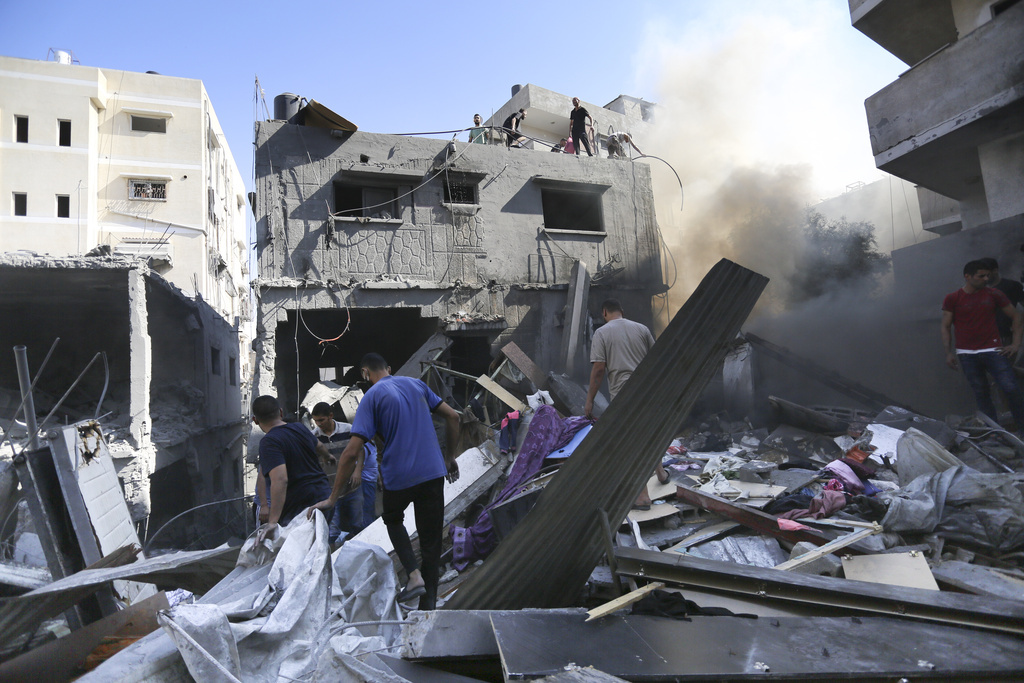 الجيش الإسرائيلي يعلن عن ضربات عنيفة في غزة ومقتل أحد قادة 