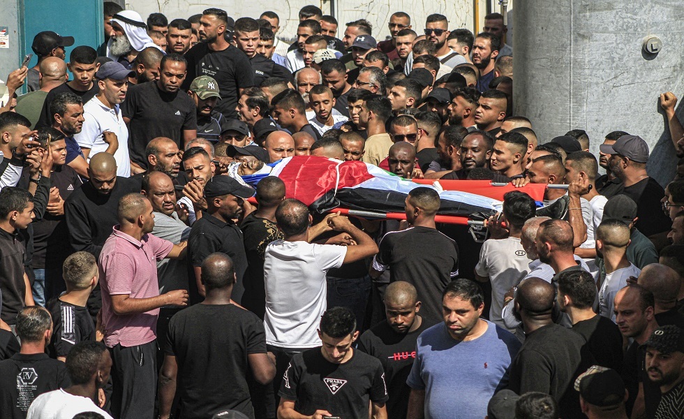 مراسلتنا: حصيلة القتلى الفلسطينيين في طولكرم غير مؤكدة بسبب احتجاز مصابين وقتلى داخل مسجد (فيديو)
