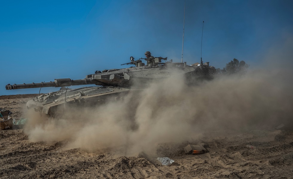 كتائب القسام تعلن استهداف دبابة إسرائيلية شرق خانيونس بقذيفة مضادة للدروع