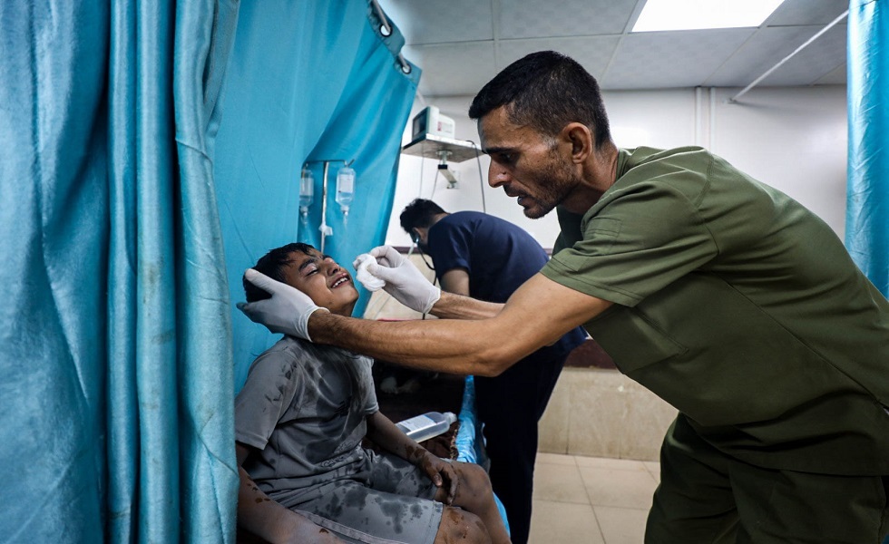 طبيب فلسطيني يتحدث عن إصابات غير معهودة بأسلحة إسرائيلية تستخدم لأول مرة في غزة