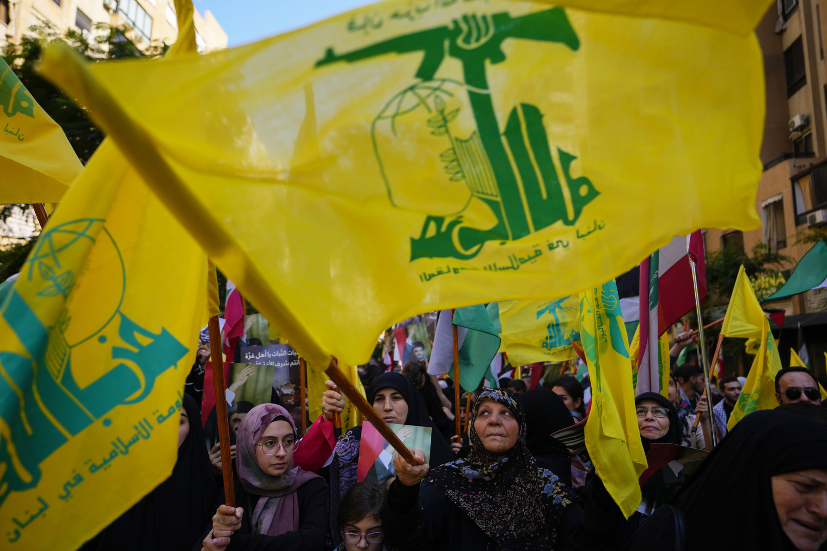 ماكرون: اتصلنا بـ "حزب الله" لتجنب التصعيد على حدود لبنان