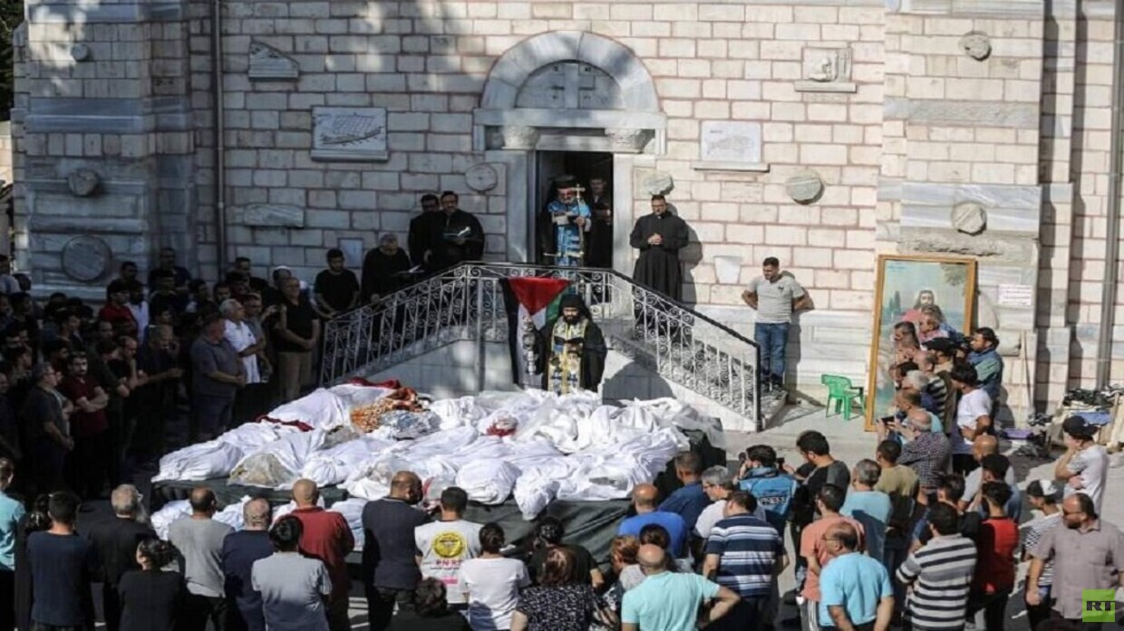 تشييع ضحايا القصف الإسرائيلي لكنيسة الروم الأرثوذكس في غزة