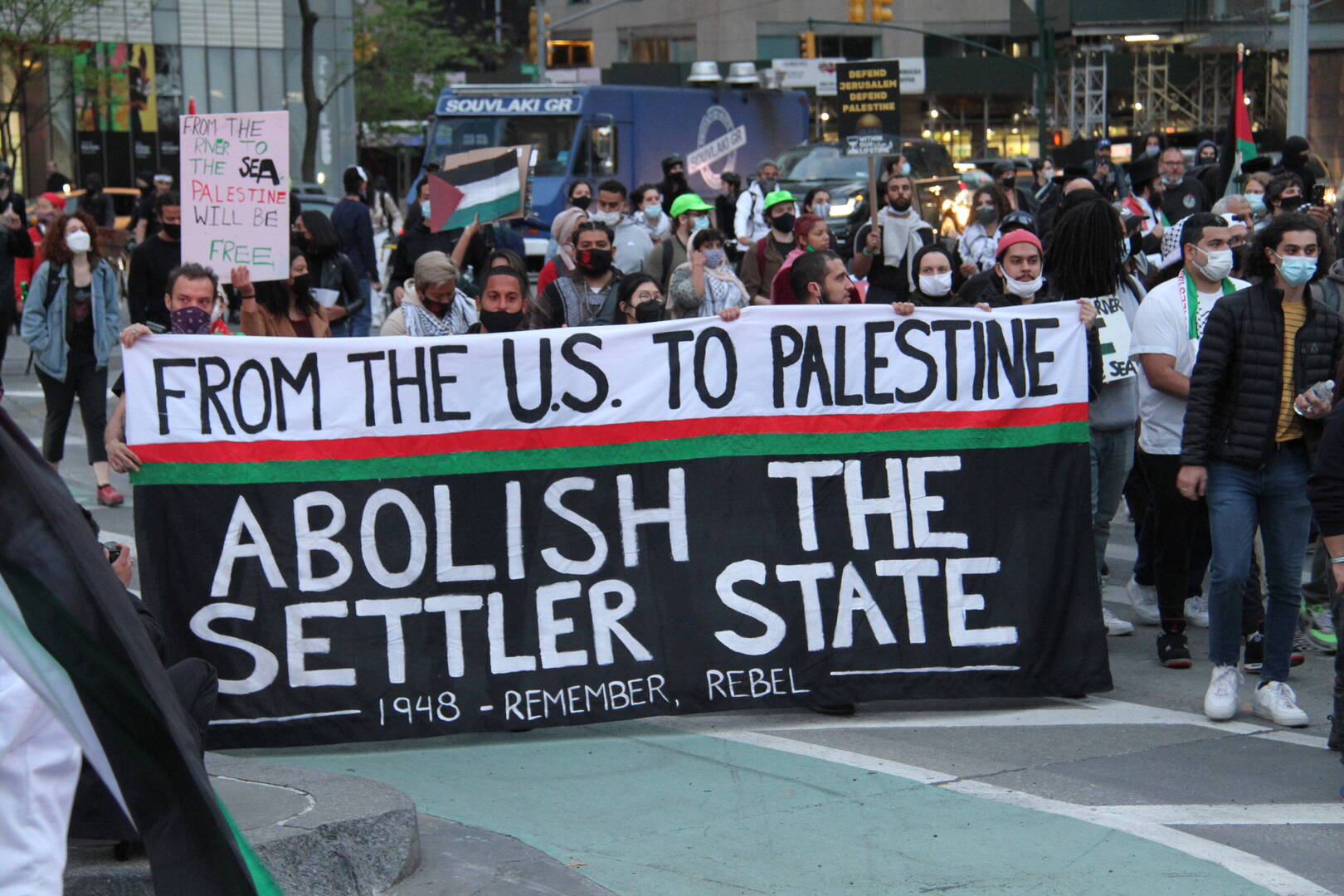 الولايات المتحدة.. أعمال عنف تستهدف المظاهرات المؤيدة لفلسطين (فيديوهات)