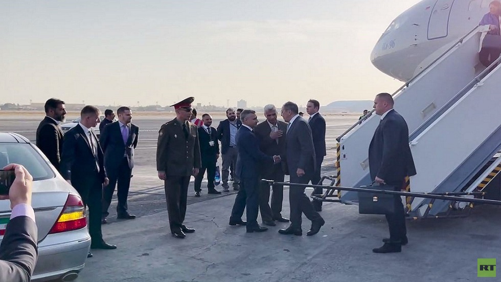 لافروف يصل إلى طهران للمشاركة في لقاء وزاري بشأن جنوب القوقاز (فيديو)
