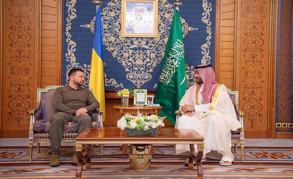 ولي العهد السعودي يتلقى اتصالا هاتفيا من الرئيس الأوكراني