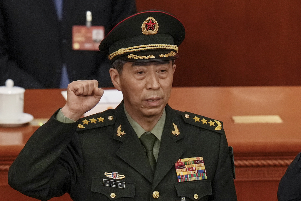 وسائل إعلام: إقالة لي شانغ فو من منصب وزير الدفاع الصيني