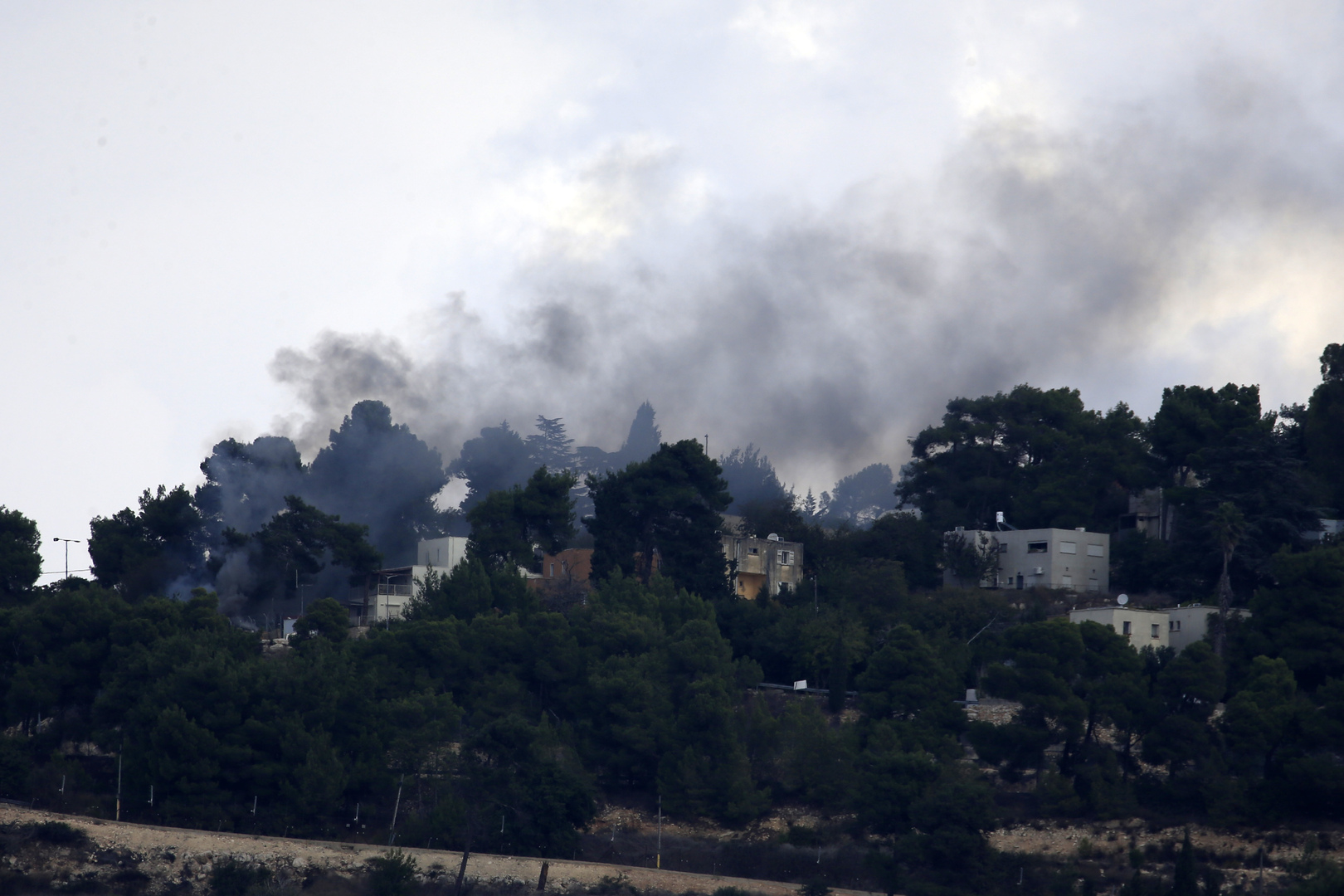مراسلتنا: غارة إسرائيلية بثلاثة صواريخ على تلال كفرشوبا في القطاع الشرقي جنوب لبنان