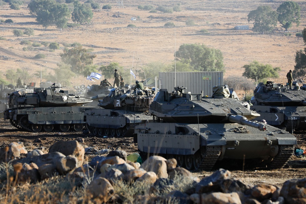 الجيش الإسرائيلي يرد بقذائف مدفعية على إطلاق صاروخين سقطا في الجولان السوري المحتل