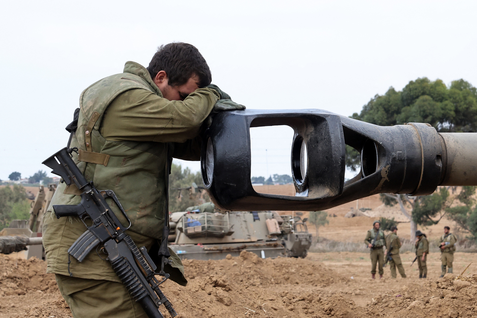 مراسلتنا: الجيش الإسرائيلي يجدد إطلاق القذائف الحارقة  على أحراج منطقة 