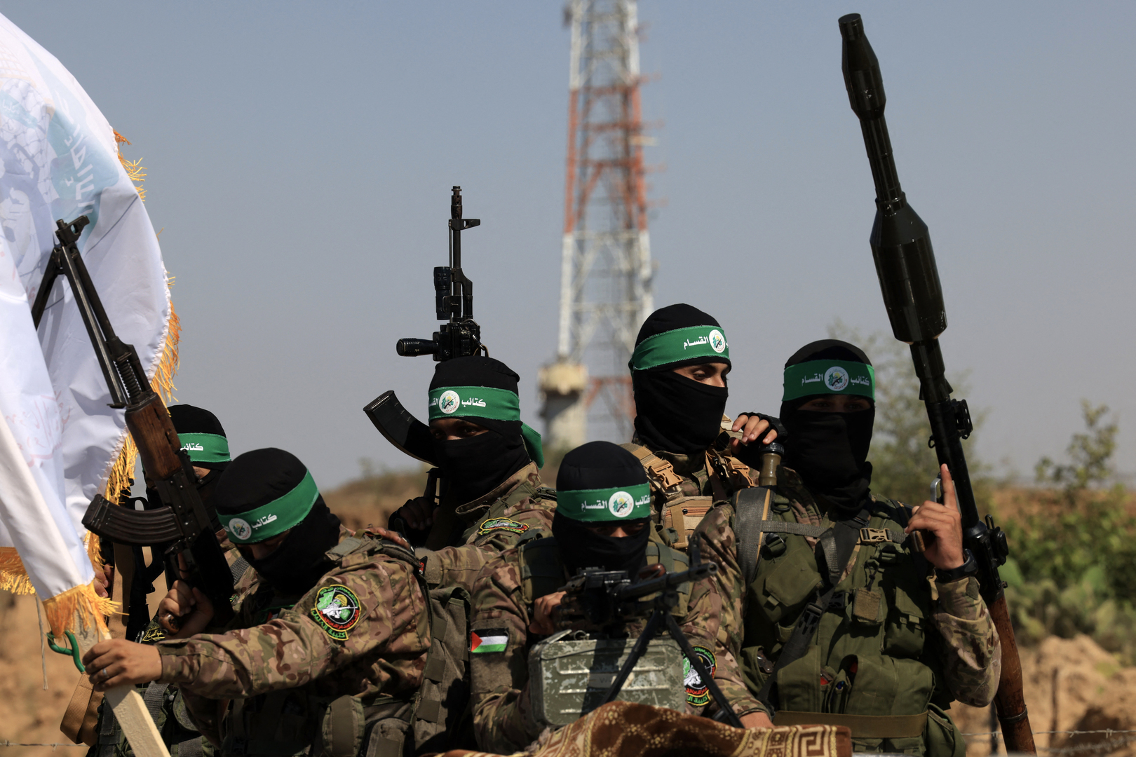 إسرائيل تتهم حماس باستخدام أسلحة "من إيران وكوريا الشمالية" في الهجوم - RT  Arabic
