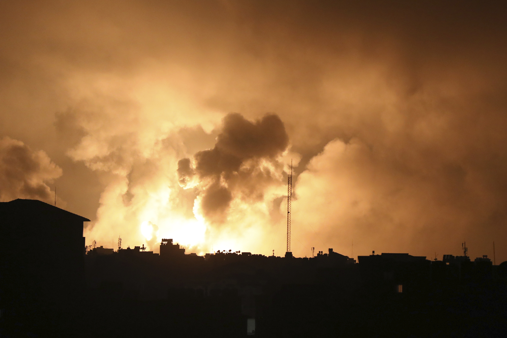 جوامع بغداد تطلق تكبيرات نصرة لغزة (فيديو)