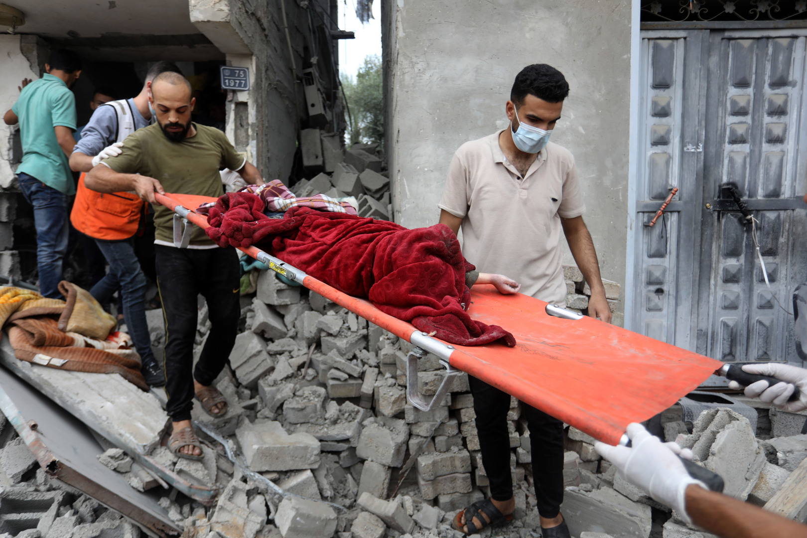 الفرز بين "شهداء" و"وفيات".. تقرير يسلط الضوء على بيانات مروّعة لأحد مستشفيات غزة