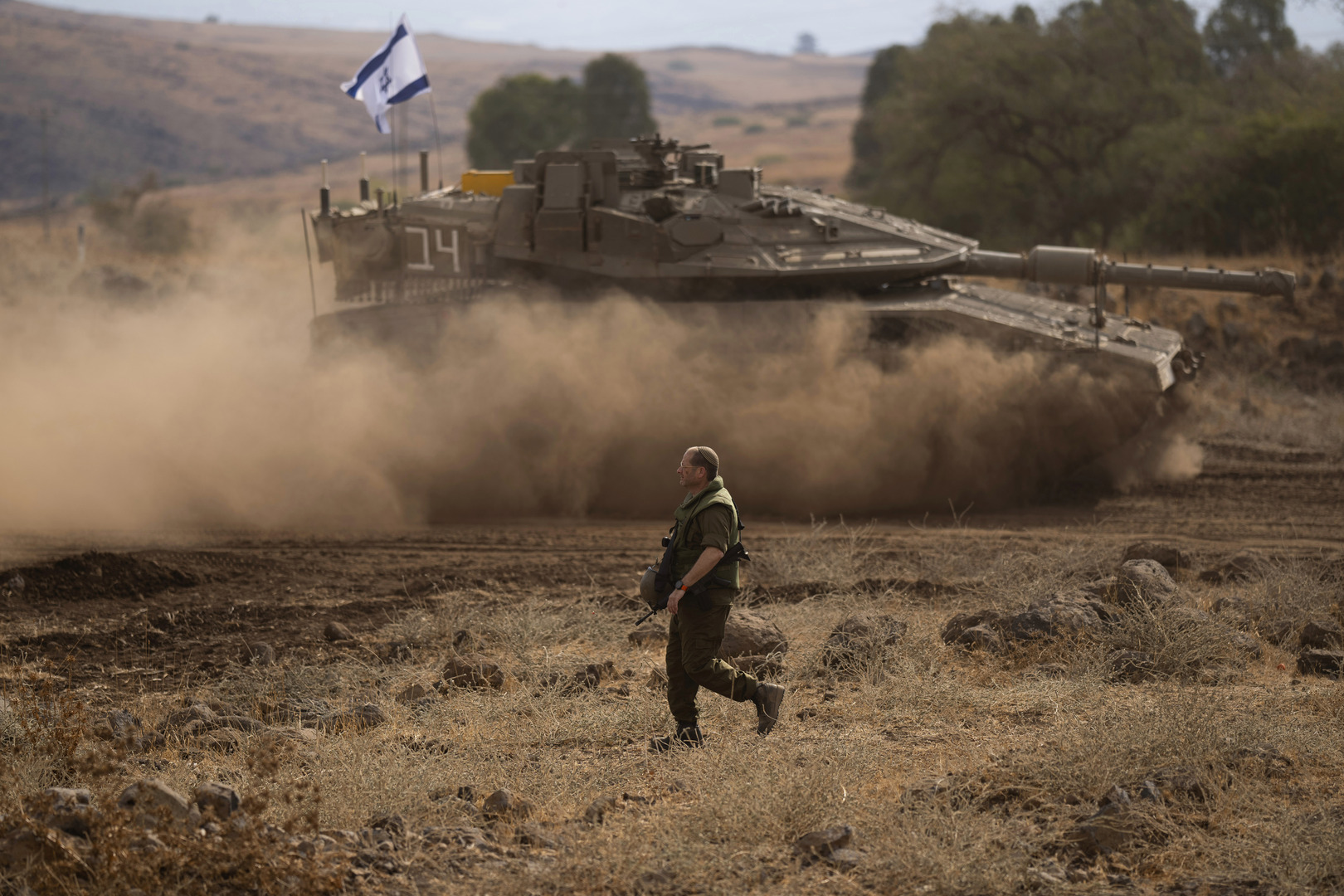 الجيش الإسرائيلي يستمر بقصف بلدات جنوبي لبنان و