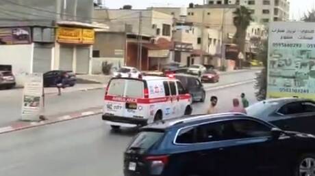 إعلام عبري: إطلاق نار على مركبة إسرائيلية في منطقة حوارة بنابلس والجيش يطارد المنفذ (صور + فيديو)