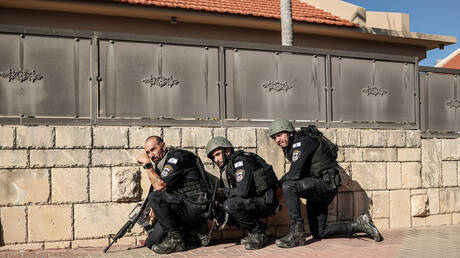 الشرطة الاسرائيلية تعلن مقتل فلسطينيين اثنين برصاص جنودها بزعم إلقائهما مفرقعات نارية في القدس