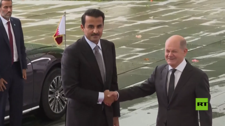 المستشار الألماني يستقبل أمير قطر في برلين