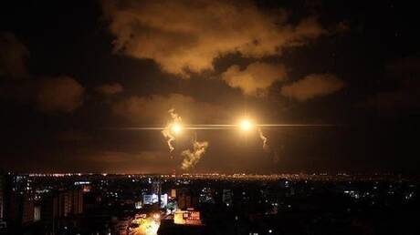 ضربات صاروخية كبيرة على تل أبيب ومدن أخرى (فيديوهات + صور)