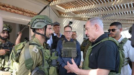 موقع عبري: نتنياهو متردد ويعيق الجيش الإسرائيلي