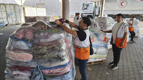 تركيا ترسل 213 طنا من المساعدات الإنسانية لقطاع غزة