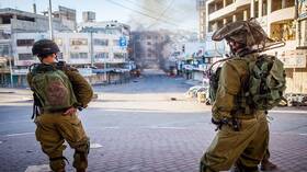 مراسلتنا: المستوطنون يعتدون على منازل الفلسطينيين جنوب نابلس ويقطعون الطريق أمام موكب جنازة فيديو