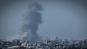 وفا الفلسطينية: 10 قتلى على الأقل في قصف إسرائيل مقهى يحتمي به نازحون وسط خان يونس