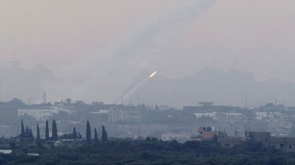 رشقات صاروخية جديدة على أهداف عسكرية ومدن إسرئيلية بينها تل أبيب في ساعات المساء (فيديو)