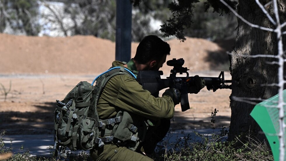 "القناة 13": مقاتلو القسام كانت لديهم عناوين كبار ضباط الجيش لأسرهم