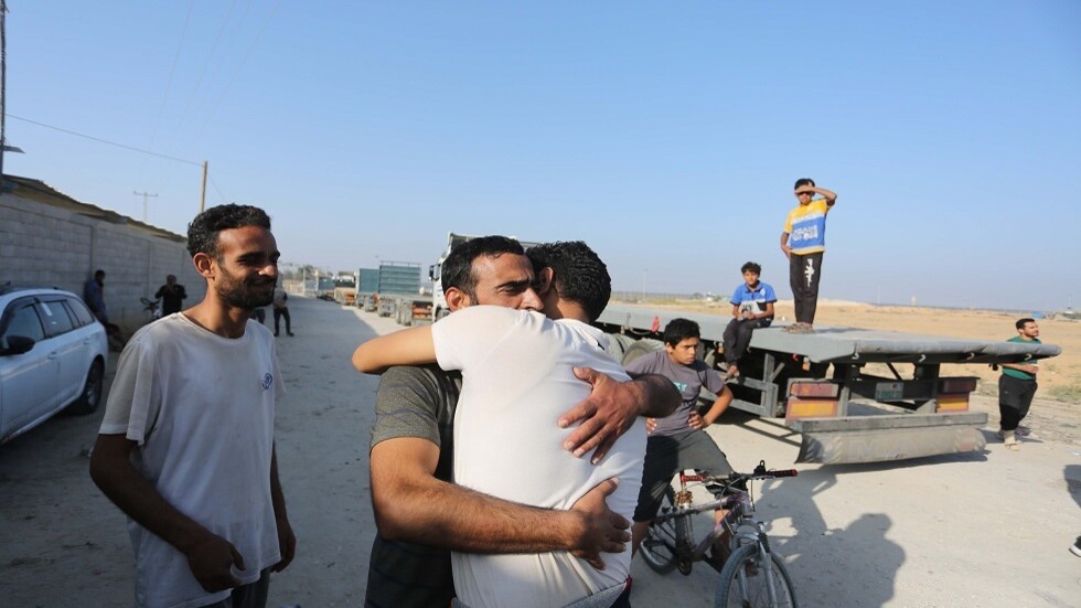 هنية يطالب مصر بفتح معبر رفح وتجاوز