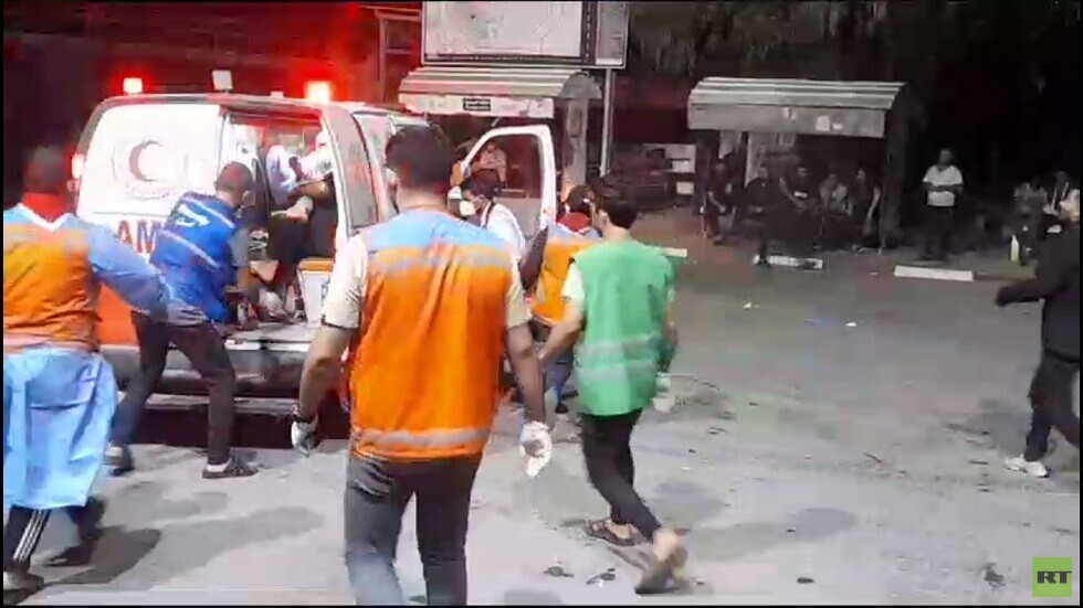 مراسل RT: قتلى وجرحى في قصف إسرائيلي استهدف مدرسة تؤوي نازحين شمال غزة (فيديو)