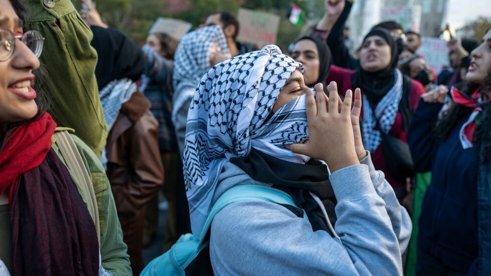 "أكسيوس": الحرب في غزة تخلق توترات في أماكن العمل الأمريكية