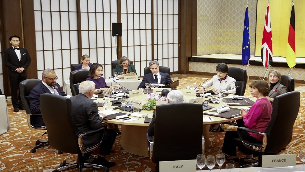 بلينكن يدعو مجموعة السبع للتحدث بـ
