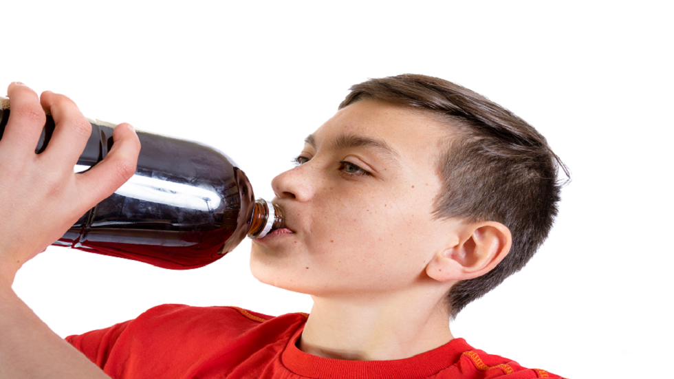 هل تعتبر المشروبات الغازية "بوابة تعاطي المخدرات"؟