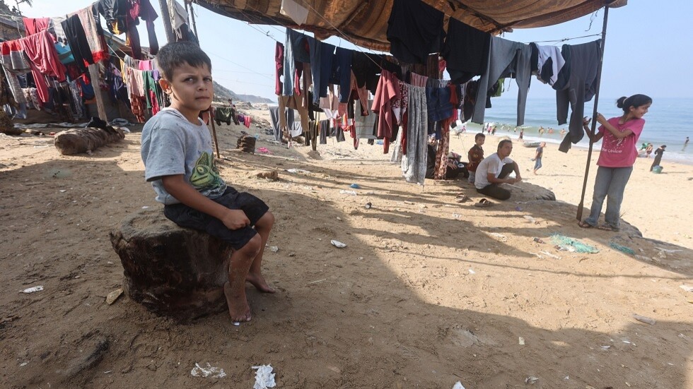 إيطاليا ترسل سفينة 