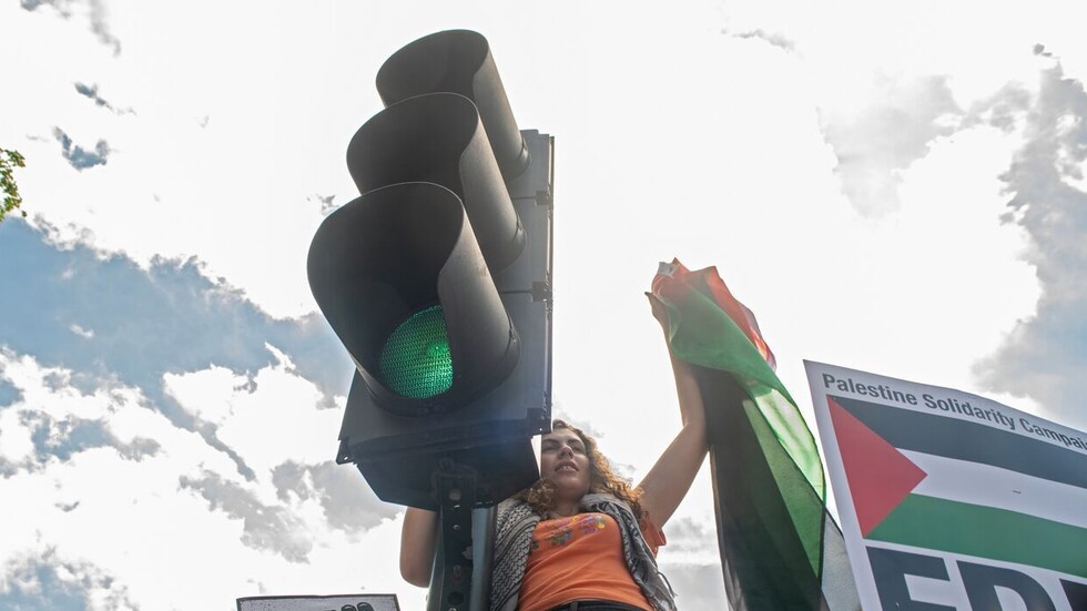 طلاب جامعة "سابينزا" يقتحمون كلية العلوم السياسية في روما خلال احتجاج لدعم فلسطين