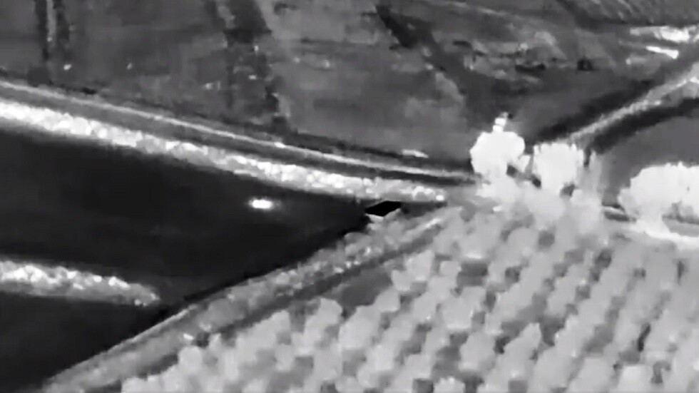 الجيش الإسرائيلي يعلن قصف مواقع لحزب الله في جنوب لبنان (فيديو)