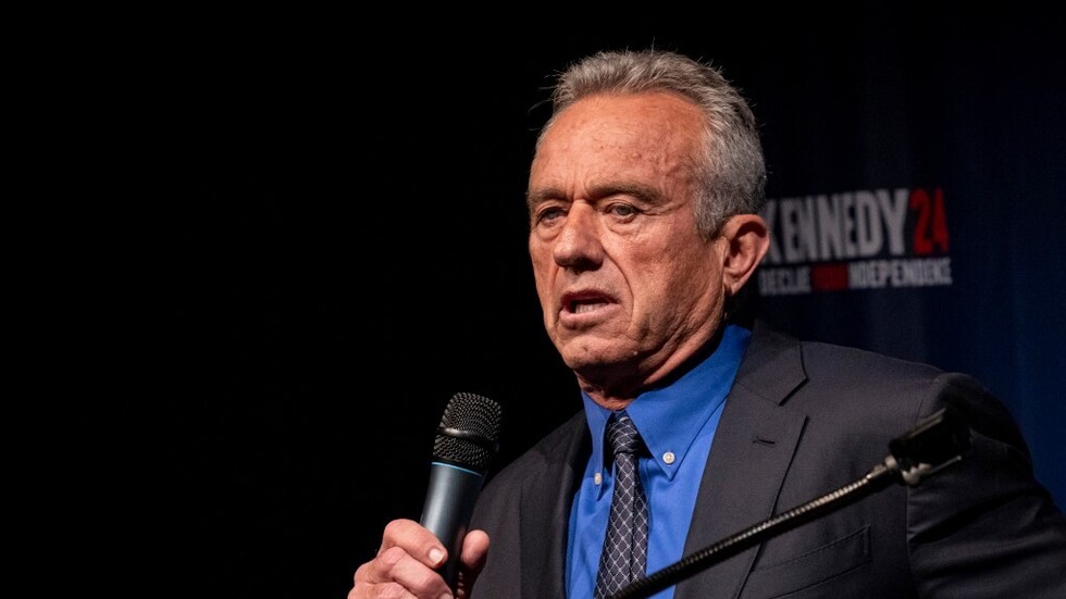 إنها تشبه حاملة طائرات.. روبرت كينيدي جونيور يتنبأ بمستقبل بلاده حال اختفاء اسرائيل (فيديو)