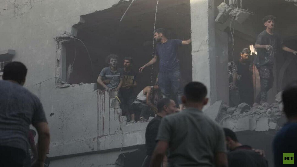 مراسلنا: قتلى وجرحى جراء القصف الإسرائيلي المتواصل على مناطق متفرقة في قطاع غزة