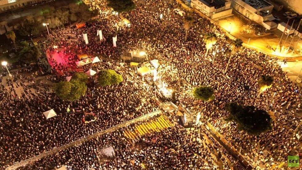 مظاهرات حاشدة في تل أبيب مناهضة لنتنياهو تطالب بالإفراج عن الأسرى (فيديو)